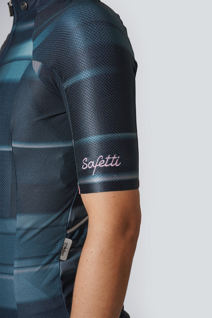 Safetti Women's Viaggio Cycling Jersey Sleeve Details
